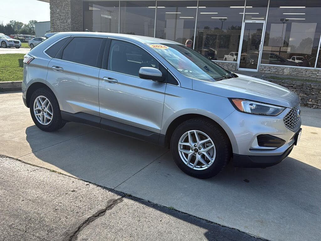 2024 FORD Edge