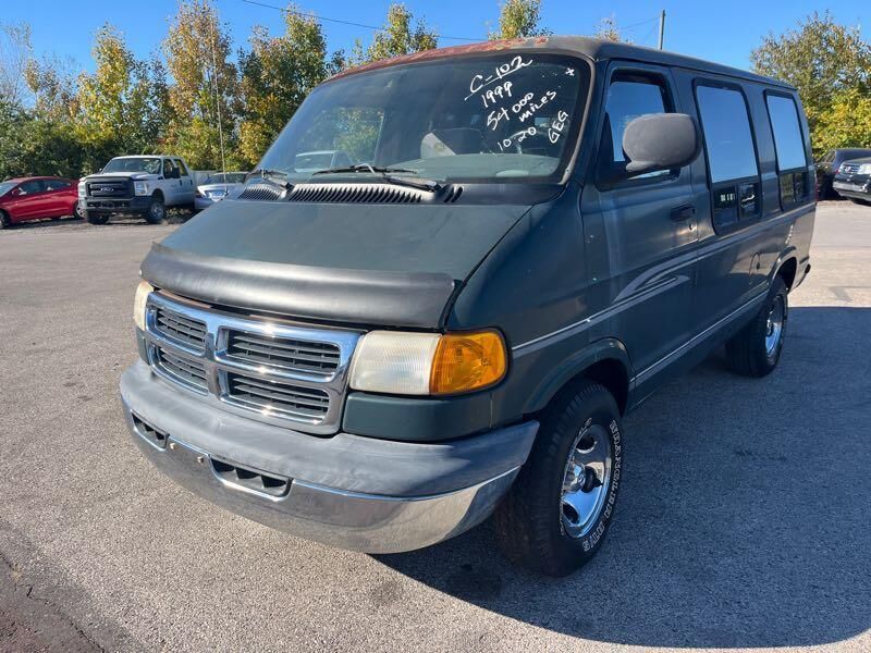 Dodge Ram Van