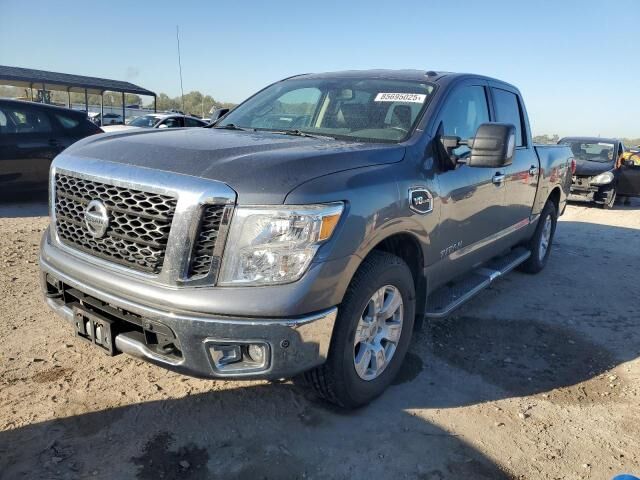 Nissan Titan