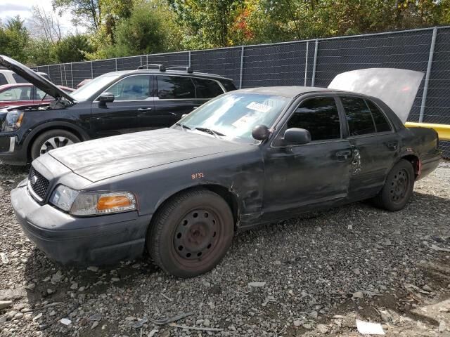 Ford Crown Victoria