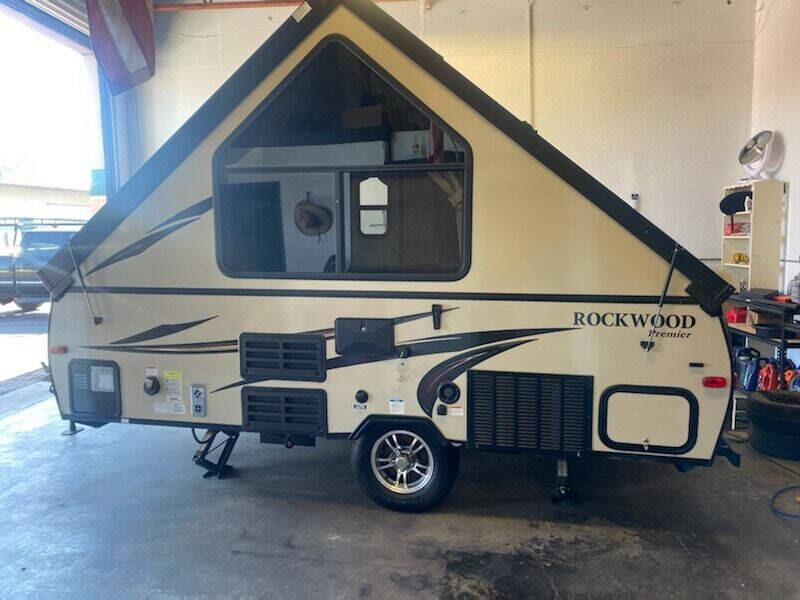 2016 FOREST RIVER Premier