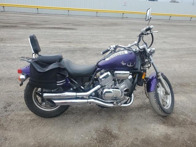 Honda VF750C2 (MAGNA)