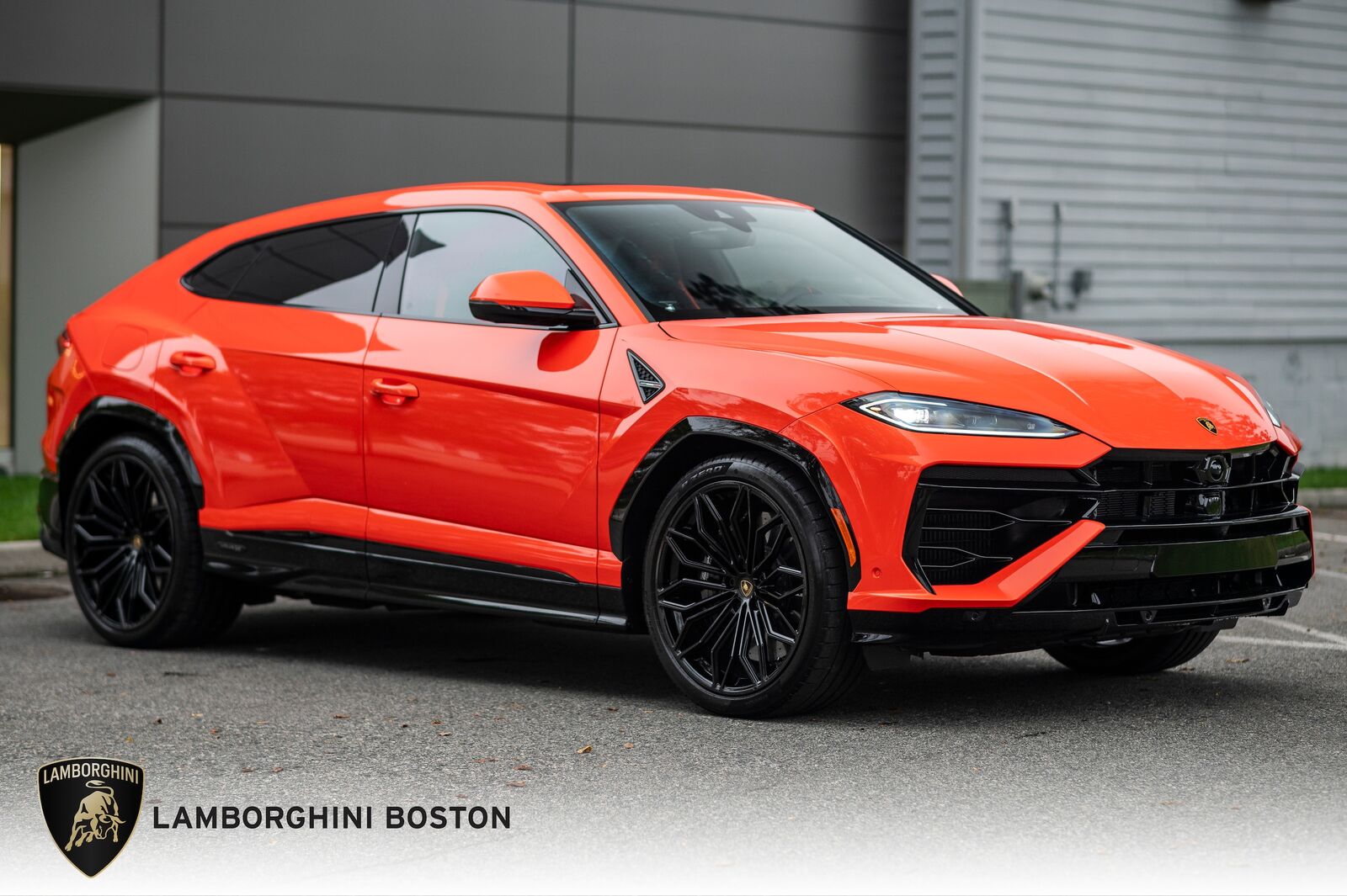 2025 LAMBORGHINI URUS