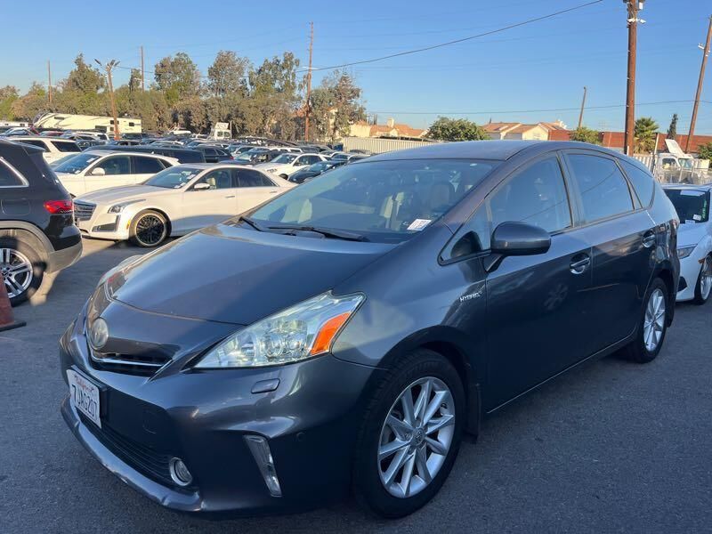 Toyota Prius V
