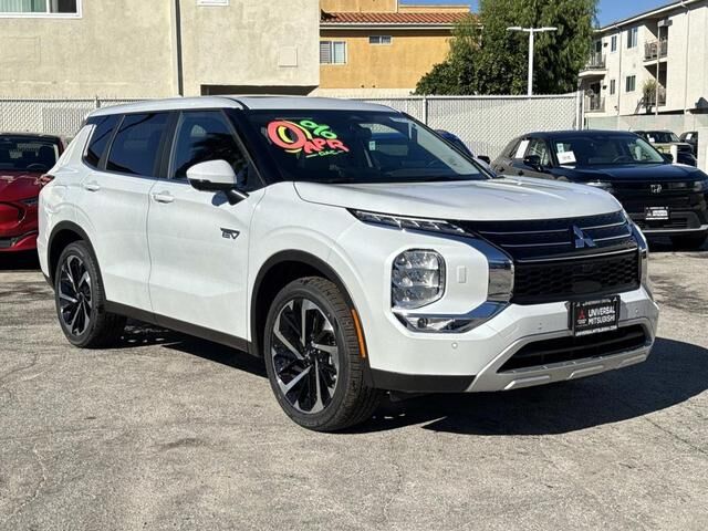 2025 MITSUBISHI Outlander