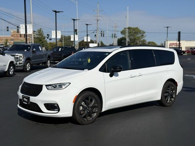 2025 CHRYSLER Pacifica