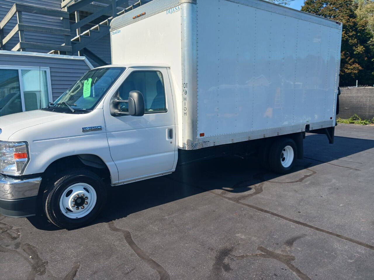 2022 FORD E-350