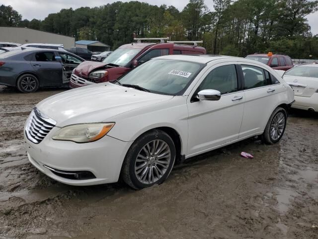 Chrysler 200