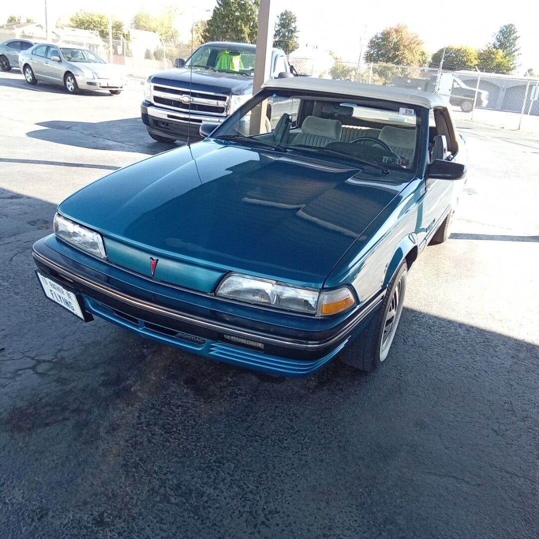 Pontiac Sunbird