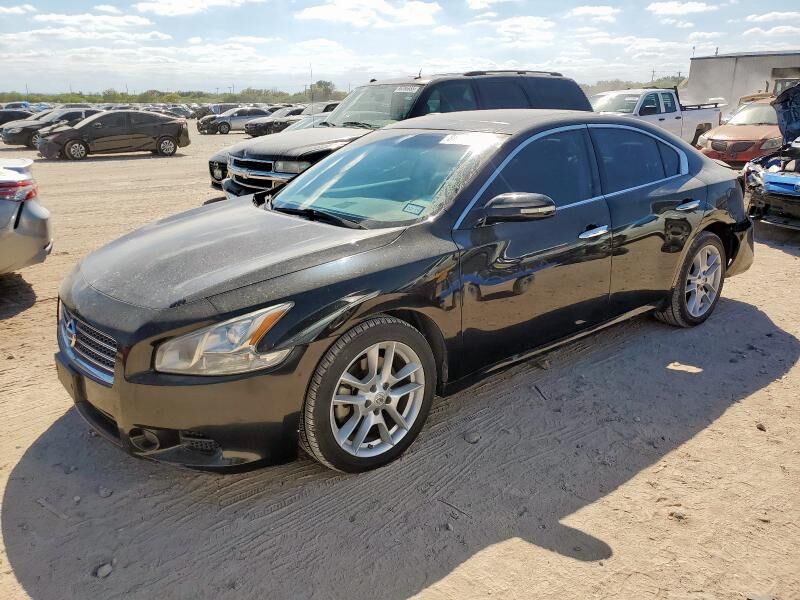Nissan Maxima