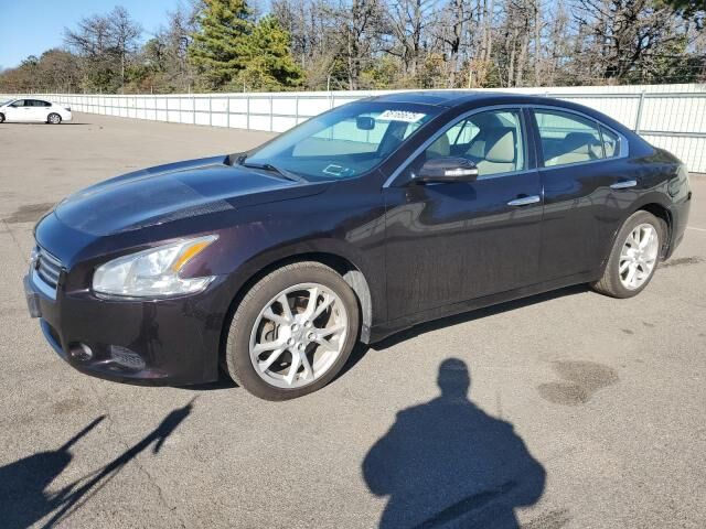 Nissan Maxima