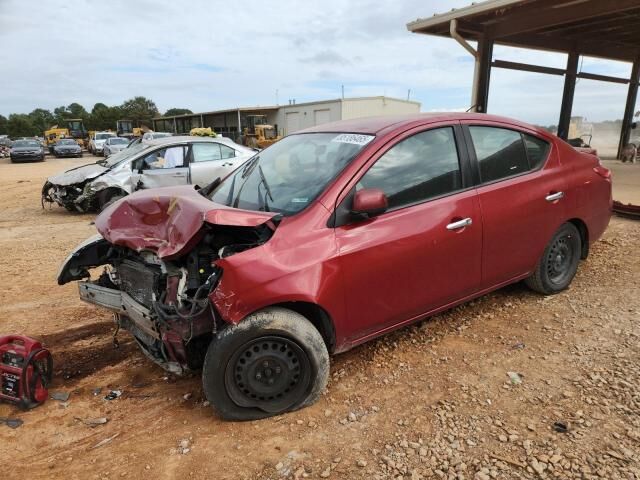 Nissan Versa
