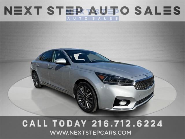 2017 KIA Cadenza