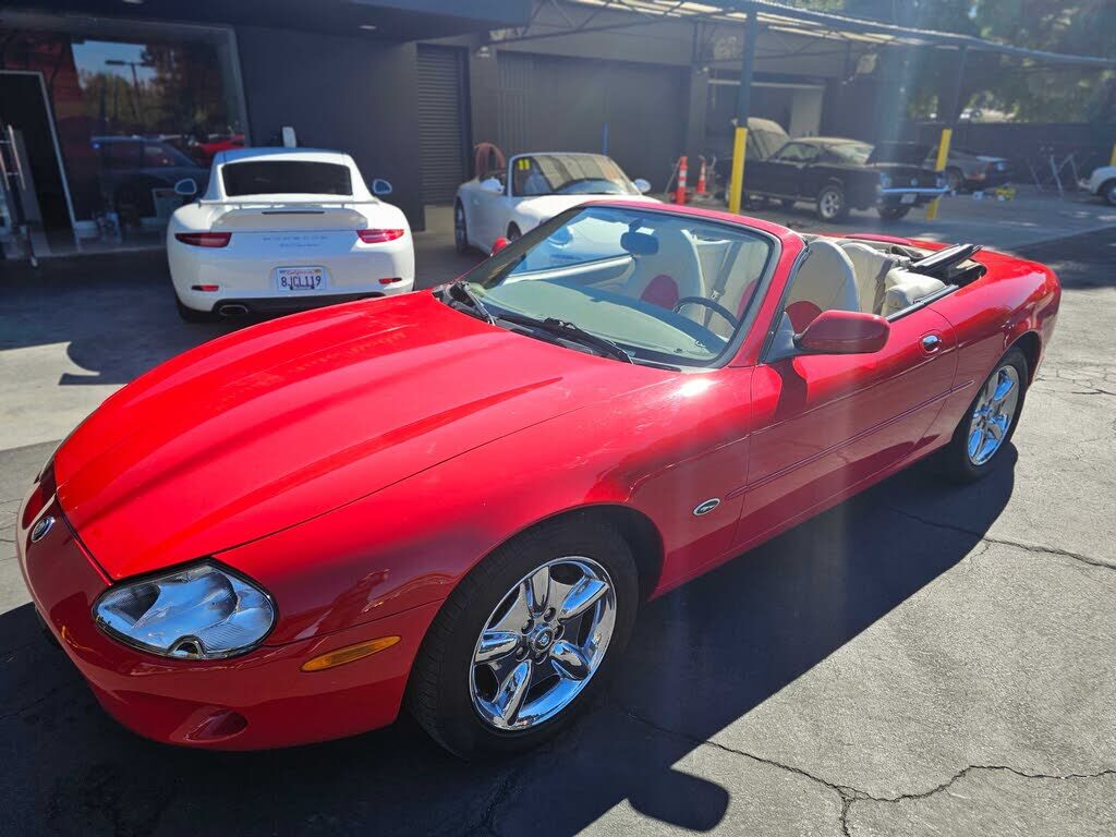 Jaguar XK8