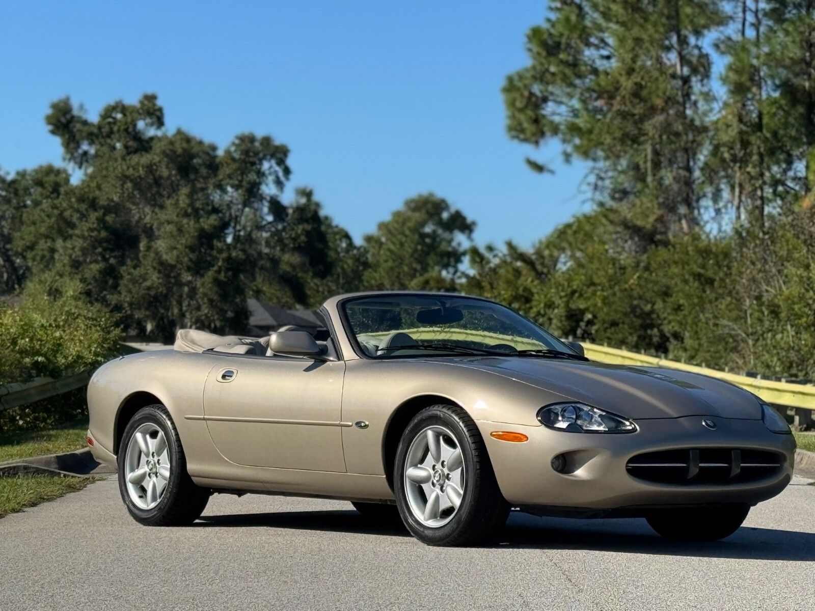 Jaguar XK8