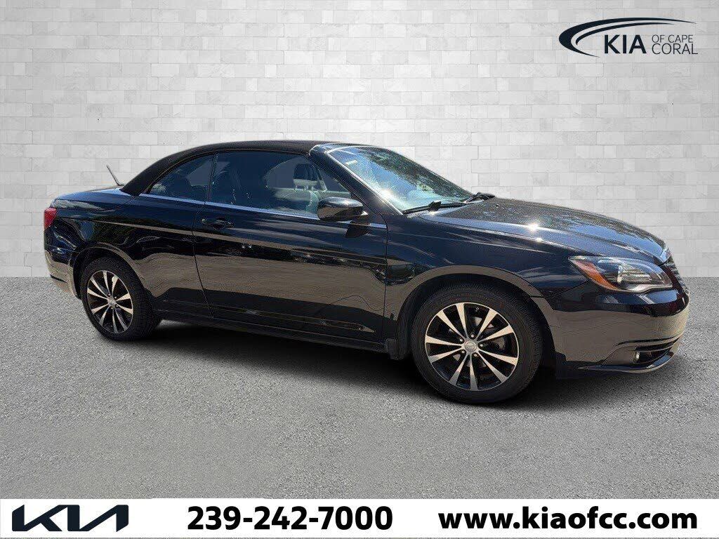 Chrysler 200