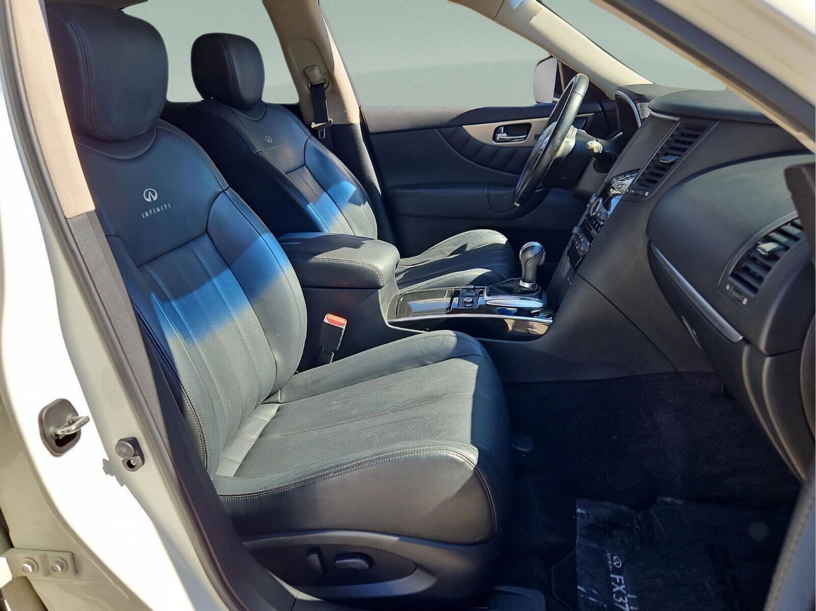 Infiniti FX37