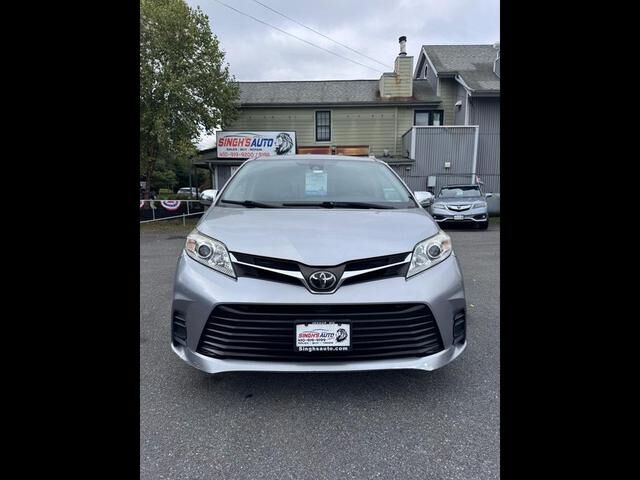 2018 TOYOTA Sienna