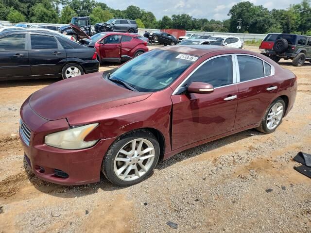 Nissan Maxima