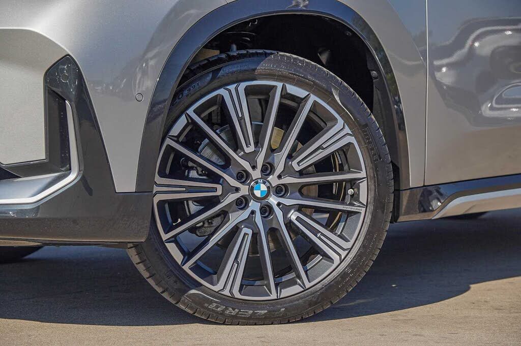 2025 BMW X1