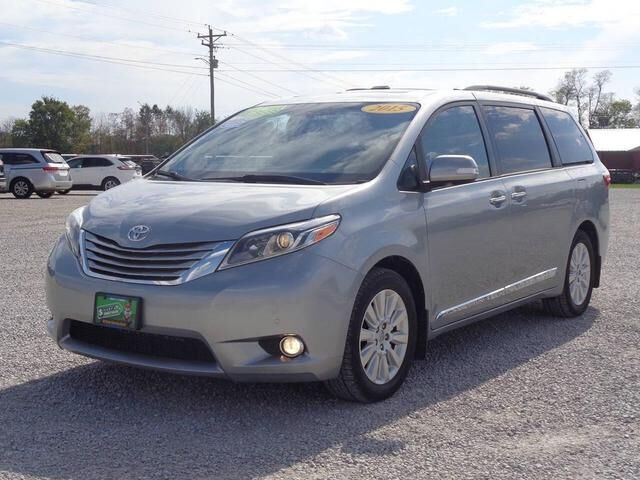 2015 TOYOTA Sienna