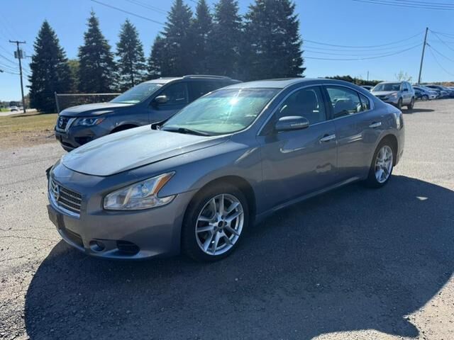 Nissan Maxima