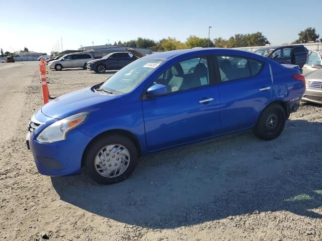 Nissan Versa