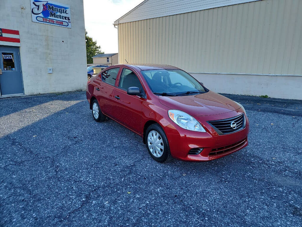 2013 NISSAN Versa