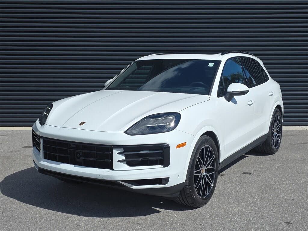 2025 PORSCHE Cayenne