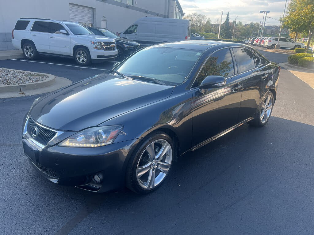 Lexus IS