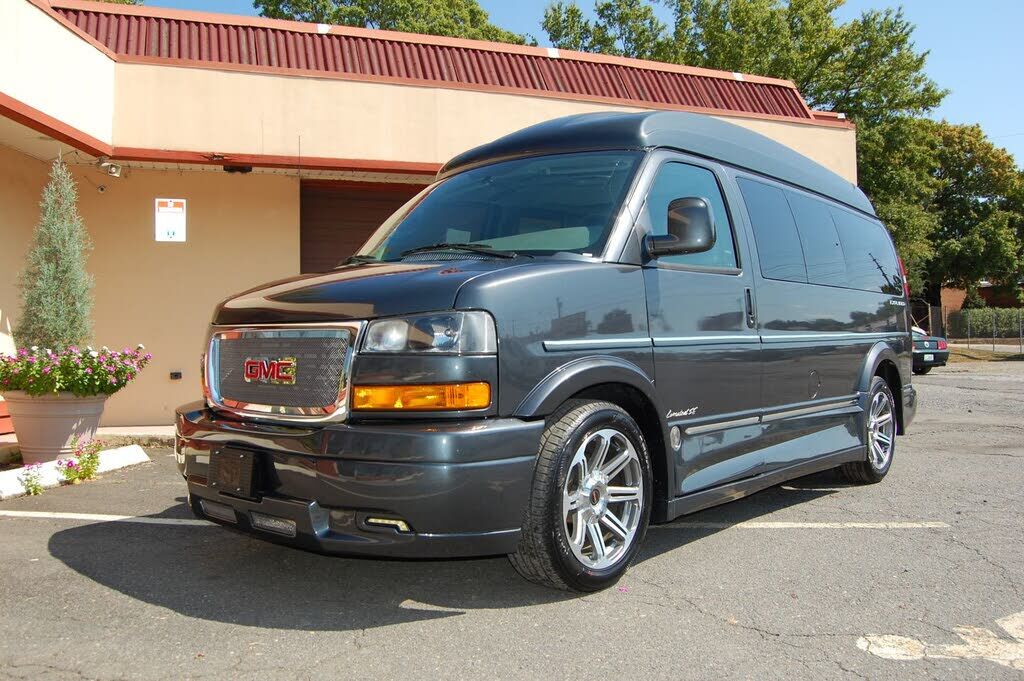 GMC Savana