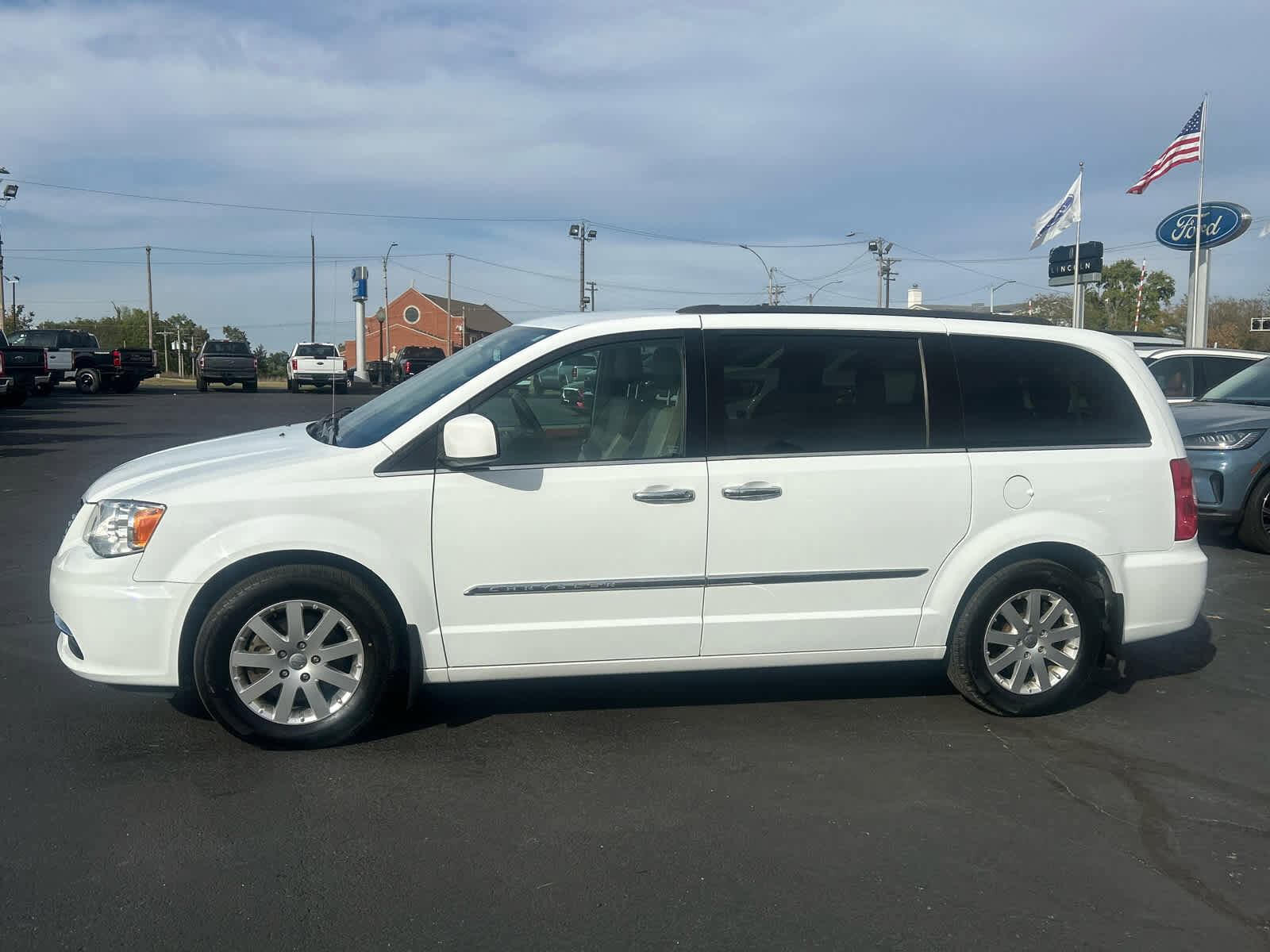 2015 CHRYSLER Town and Country