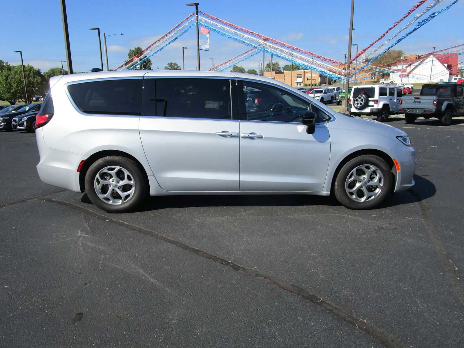 2024 CHRYSLER Pacifica