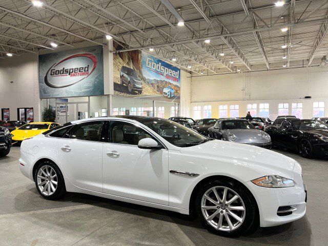 Jaguar XJ