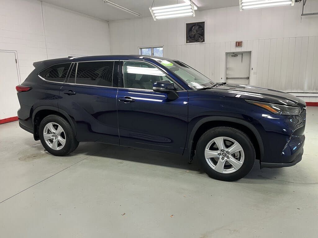 2022 TOYOTA Highlander