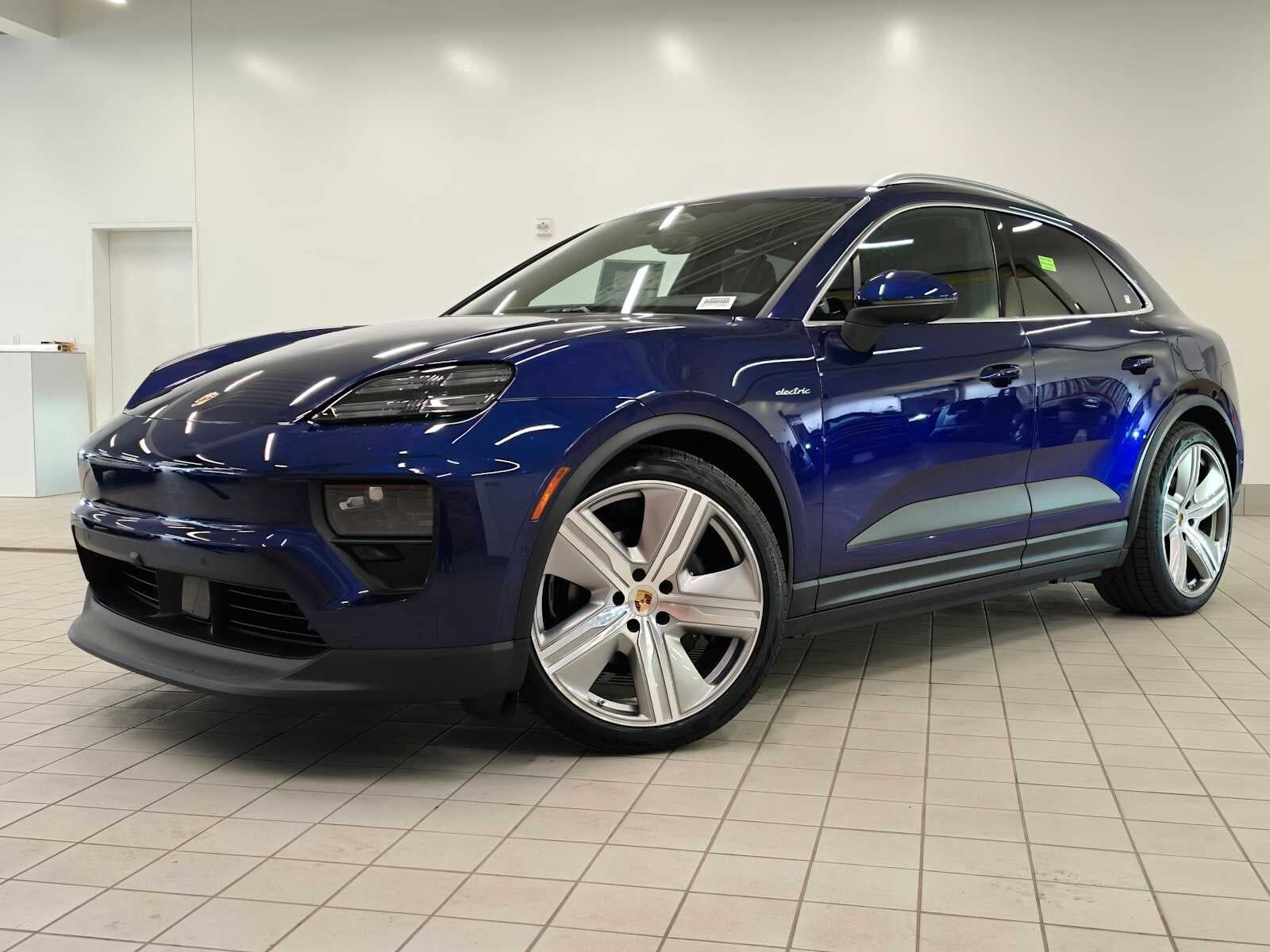 2024 PORSCHE Macan