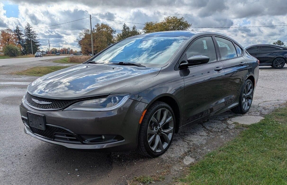 Chrysler 200