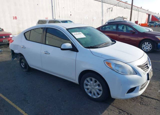 Nissan Versa