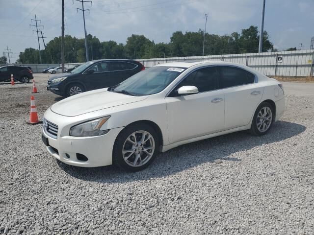 Nissan Maxima