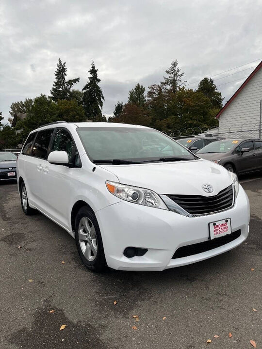 2014 TOYOTA Sienna
