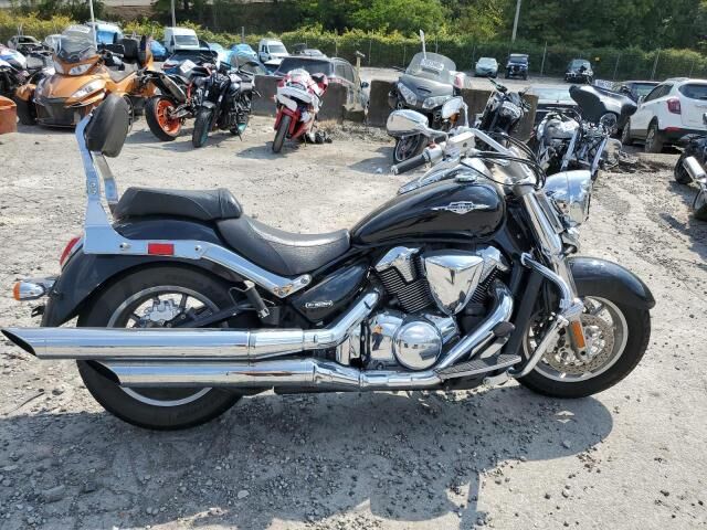 Suzuki VLR1800/VLR1800T