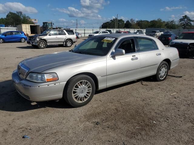 Lincoln Town Car