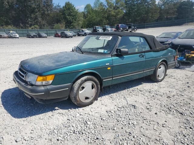 Saab 900