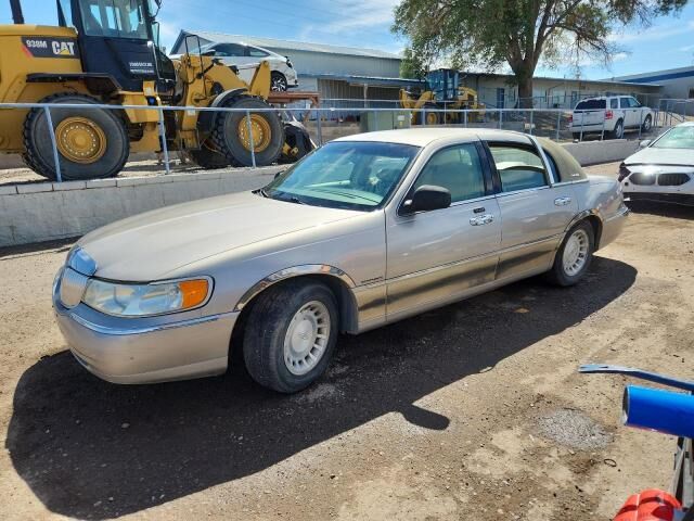 Lincoln Town Car
