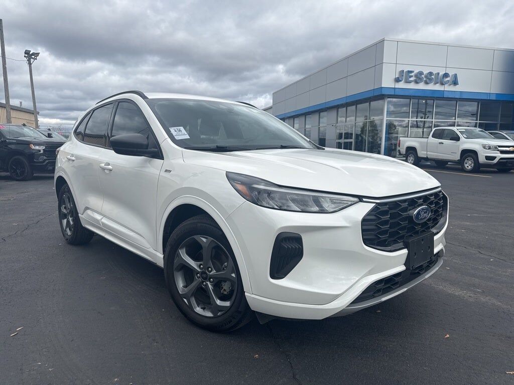 2024 FORD Escape