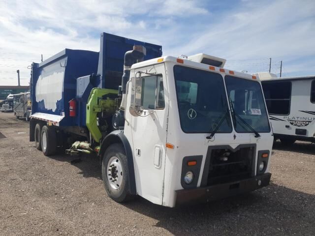 2012 MACK LEU