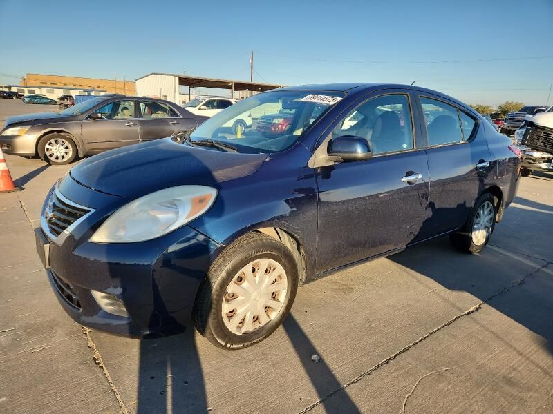 Nissan Versa