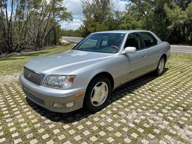 Lexus LS