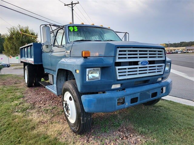 Ford F-700