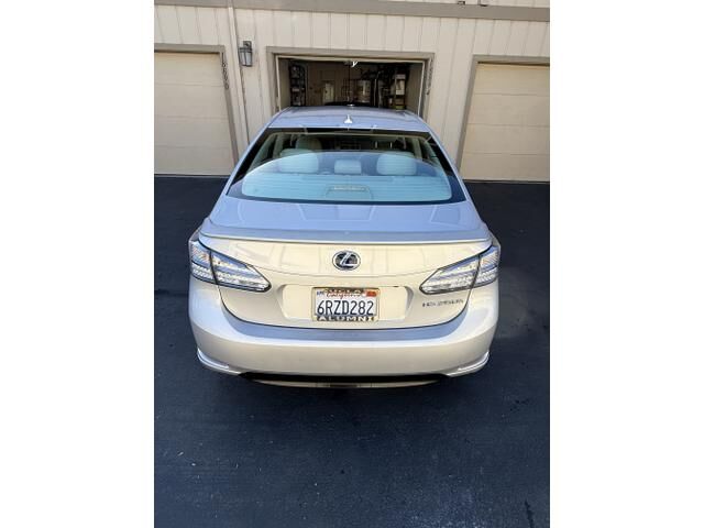 Lexus HS